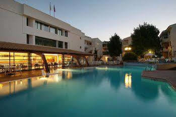 Aparthotel Flora 3*